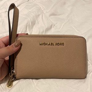 Michael Kors Wristlet Wallet